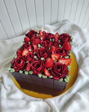 Celebration Red Roses Cake