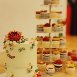 wedding cake n cupcake