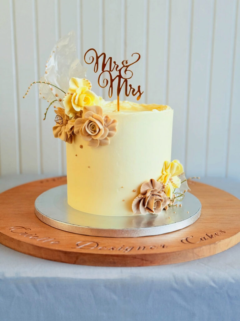 Ivory and Blush Rose Wedding Cake Side View by Criollo Designer Cakes in Dunedin, Otago